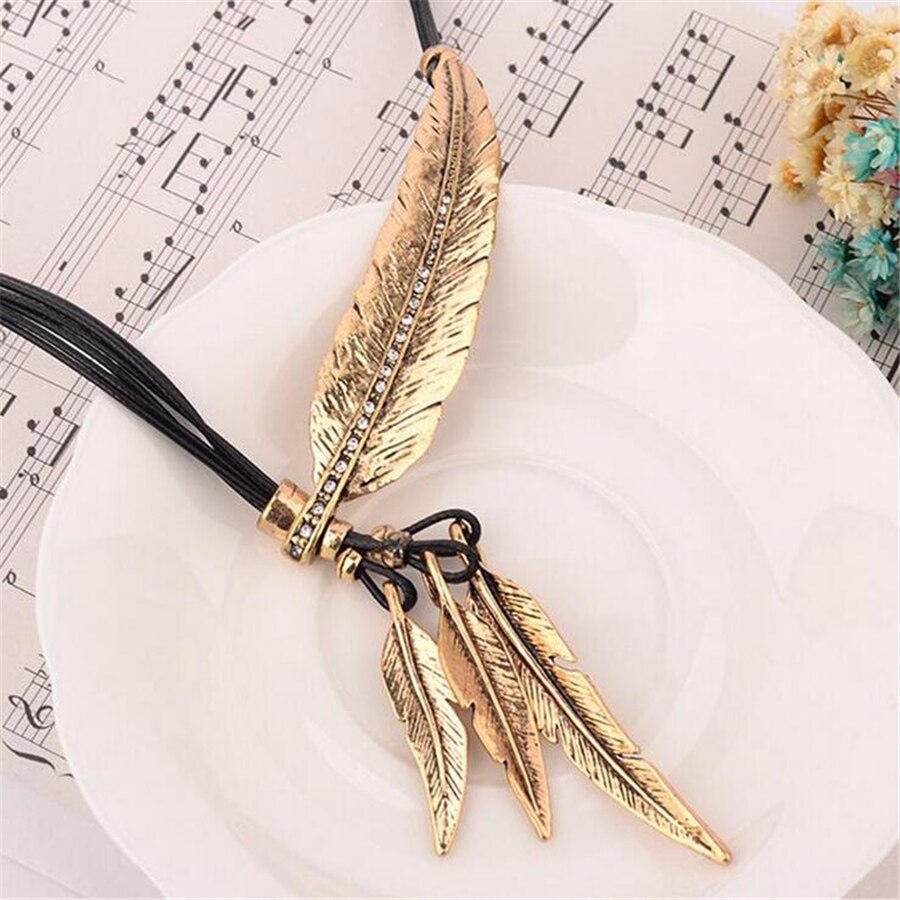 Collier plume mariage