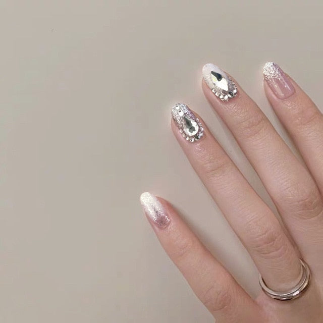 Faux ongles avec strass